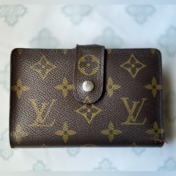 Louis Vuitton Handbags - Louis Vuitton Kisslock Wallet- With Call outs, See Pics